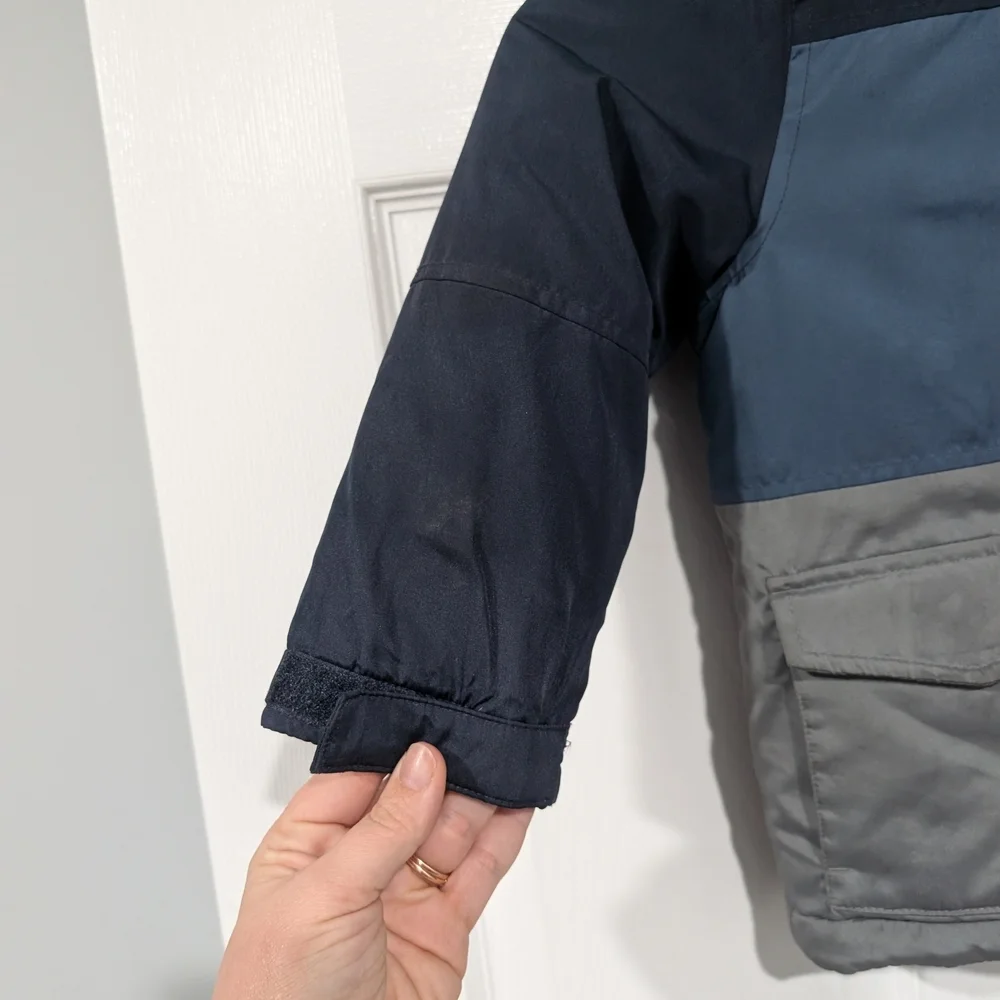 OshKosh B'gosh Toddler Boy Navy & Gray Colorblock Puffer Jacket in Size 3T